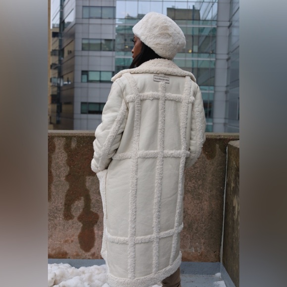 LIMITED EDITION VEGAN LEATHER & SHEARLING MANIÈRE DE VOIR - Picture 6 of 13